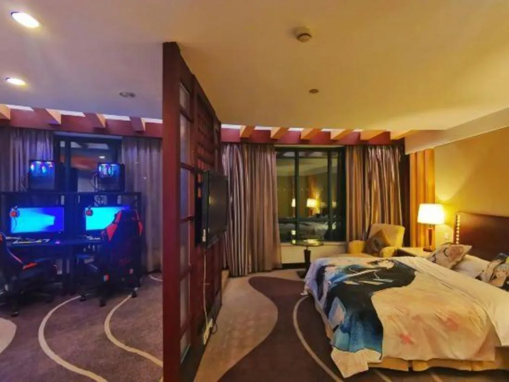 Bed in CP Peninsula Hotel