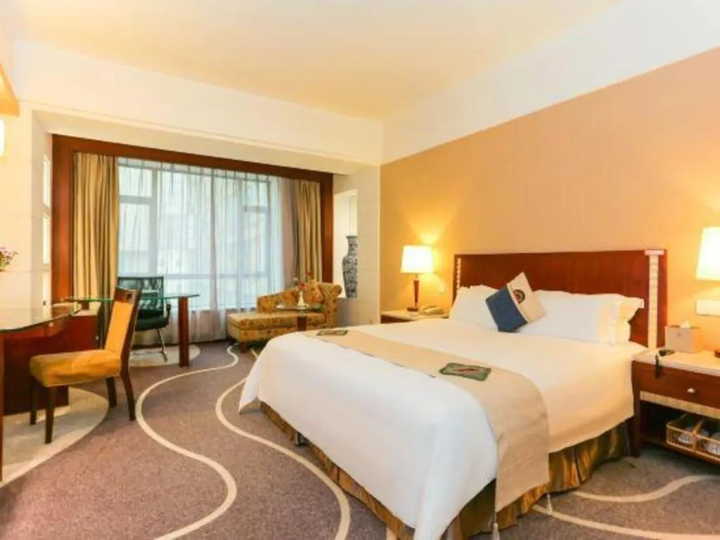 Bed in CP Peninsula Hotel