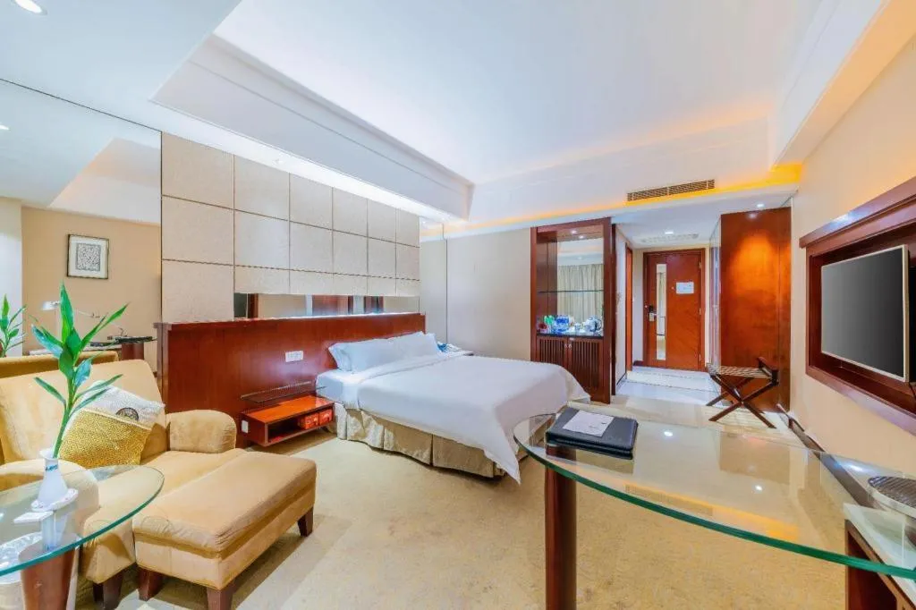 Bed in CP Peninsula Hotel