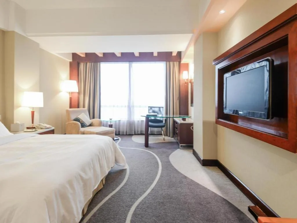 Bed in CP Peninsula Hotel