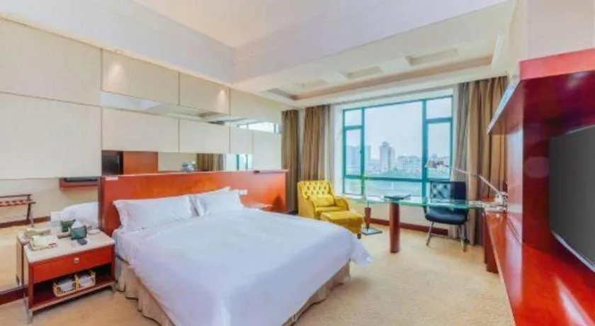 Bed in CP Peninsula Hotel