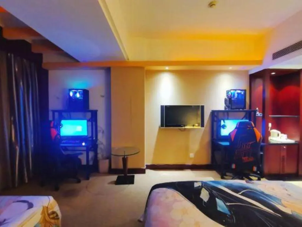 Bed in CP Peninsula Hotel