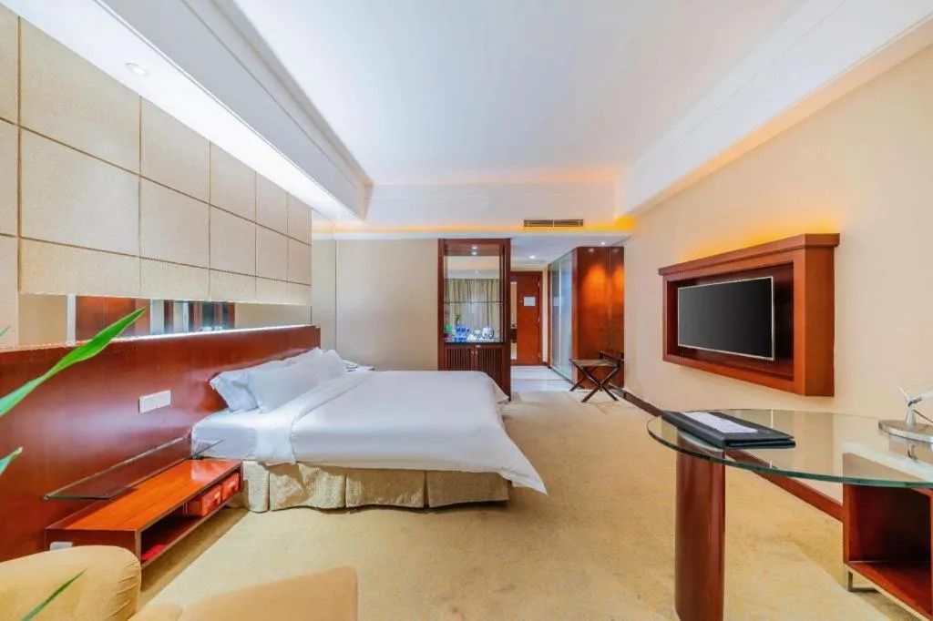 Bed in CP Peninsula Hotel