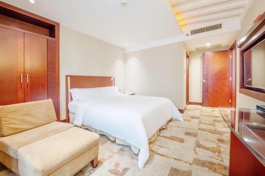 Bed in CP Peninsula Hotel