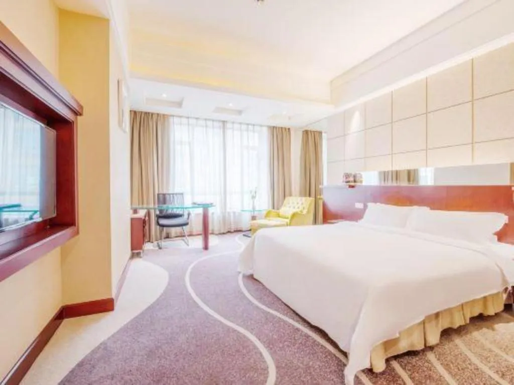 Bed in CP Peninsula Hotel