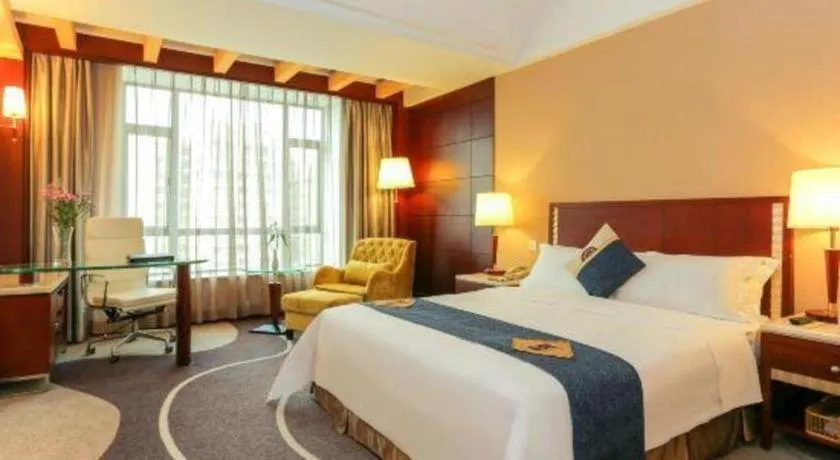 Bed in CP Peninsula Hotel