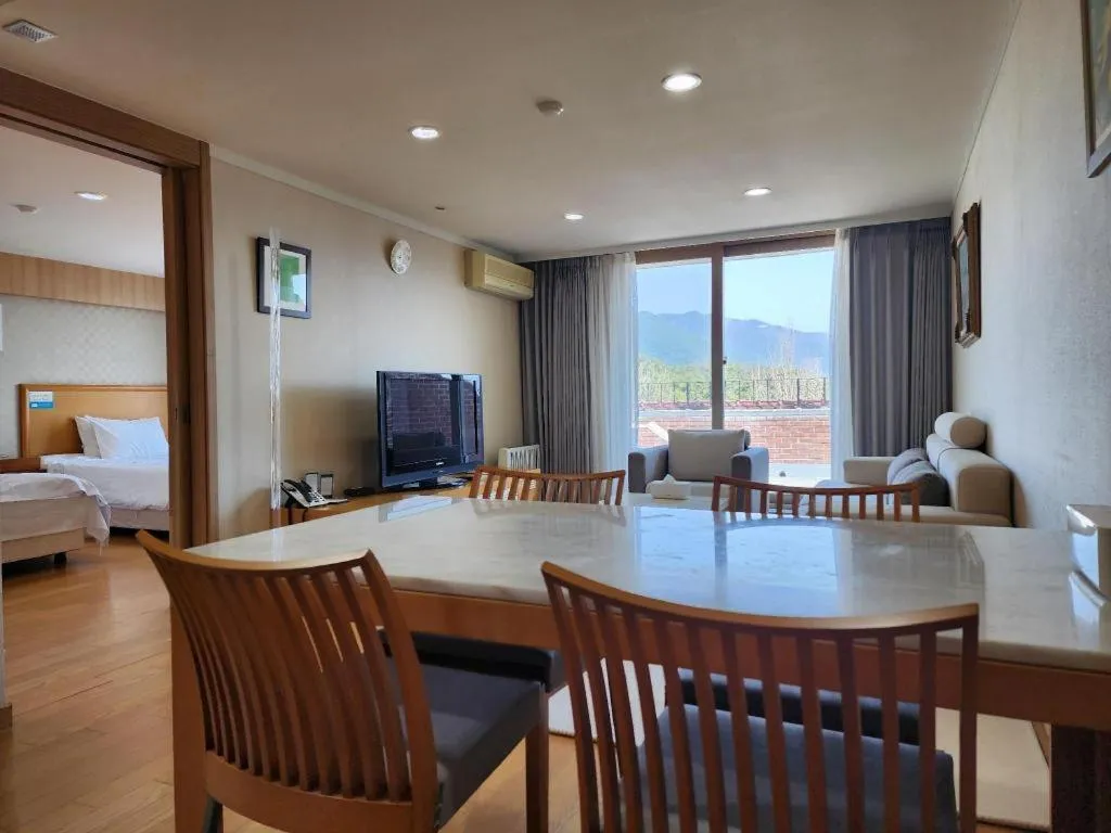 Bed in Suanbo Park Hotel