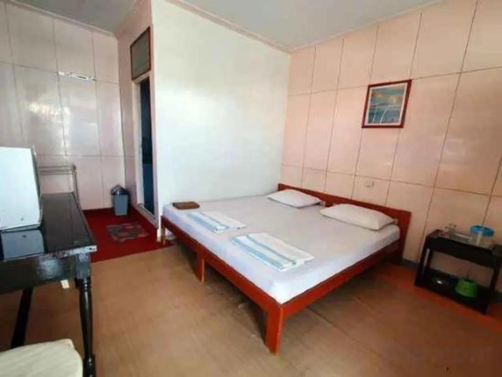Bed in Hotel Sinar Khatulistiwa