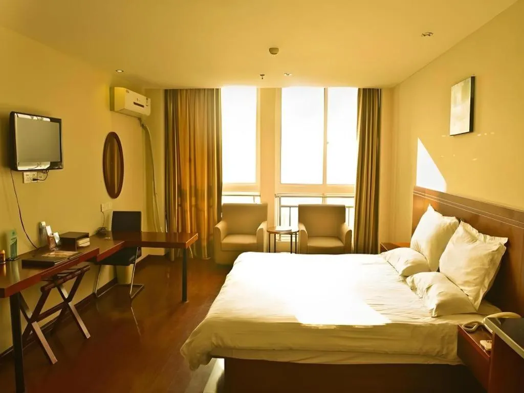 Bed in GreenTree Inn Yancheng Xiangshui Bus Station Express Hotel