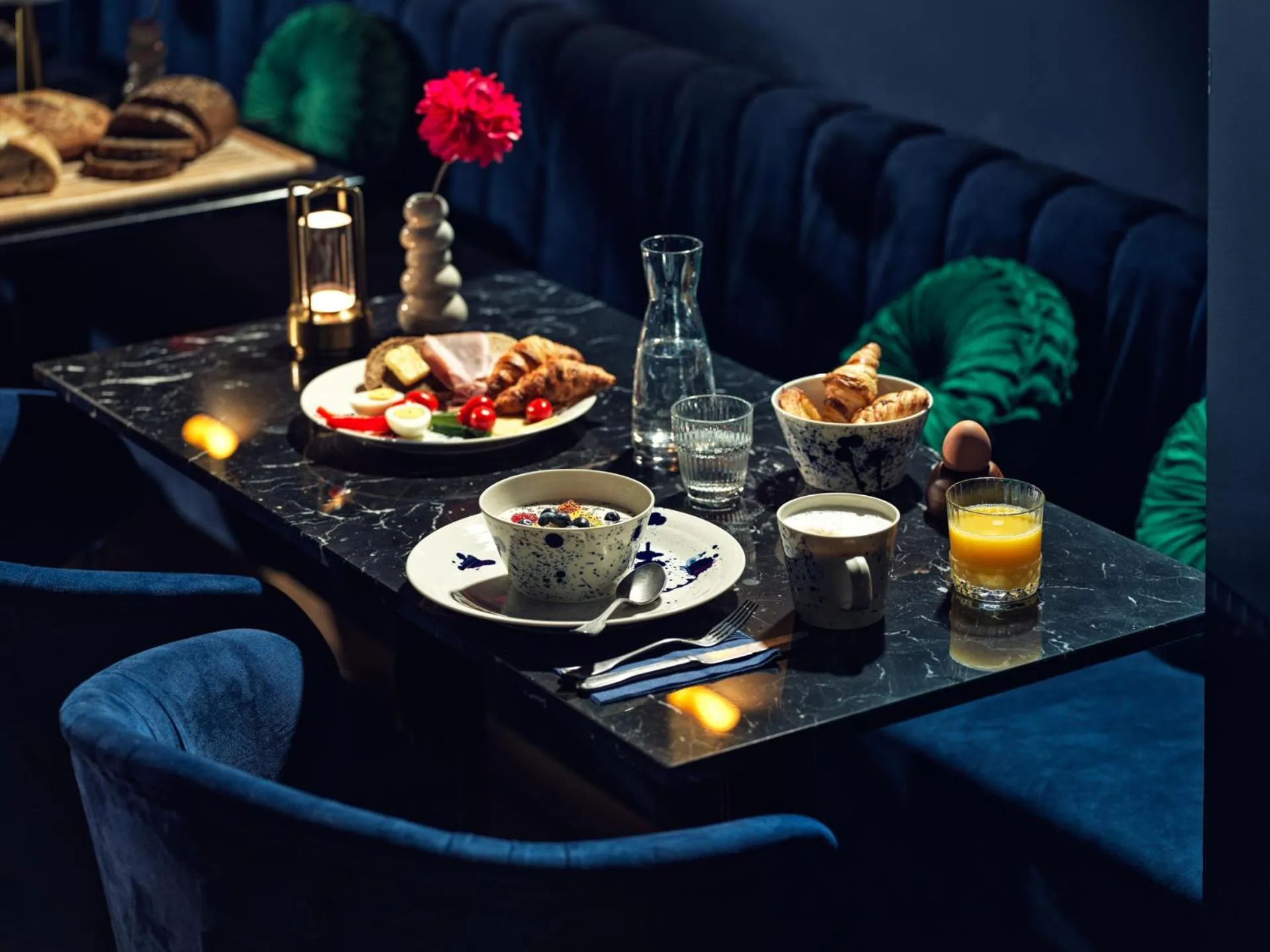 Lounge or bar in The Ald Hotel