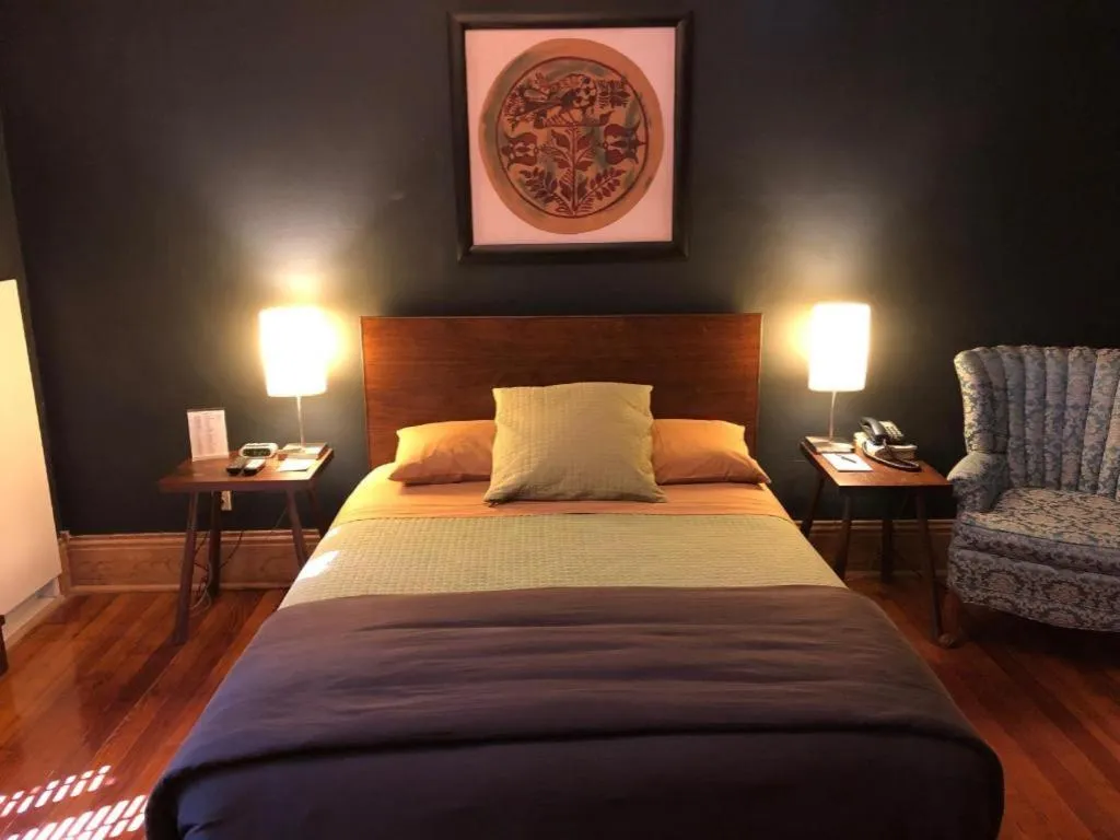 Bed in Hotel Frederick