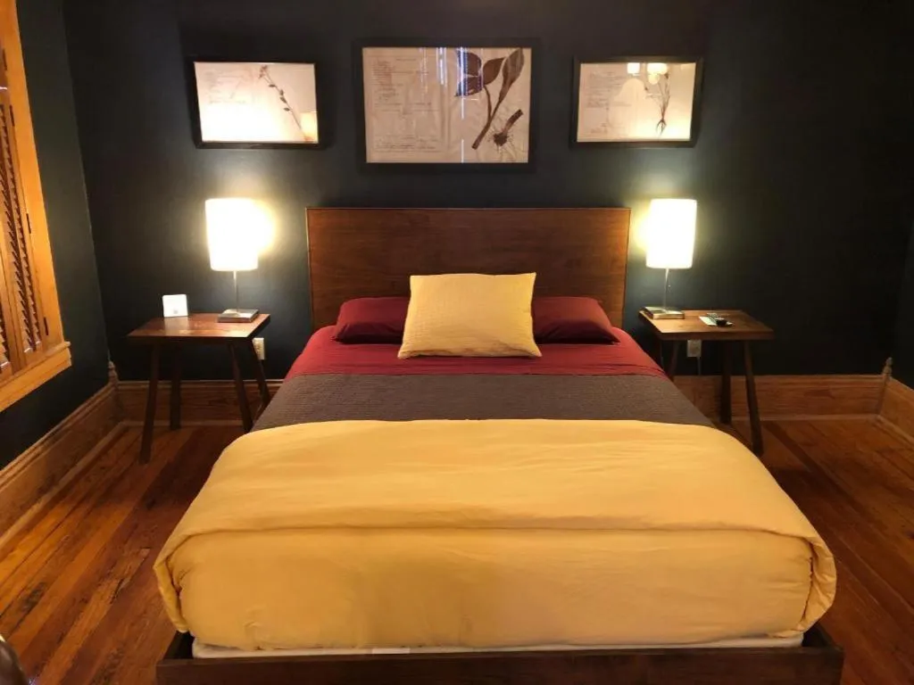 Bed in Hotel Frederick