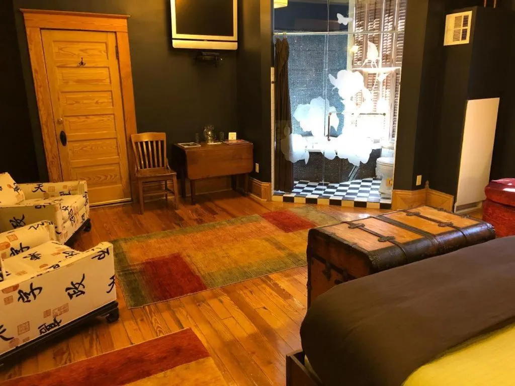 Bed in Hotel Frederick