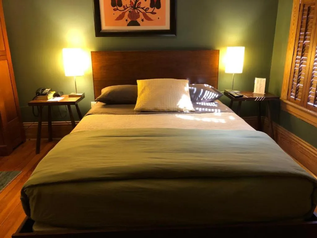 Bed in Hotel Frederick