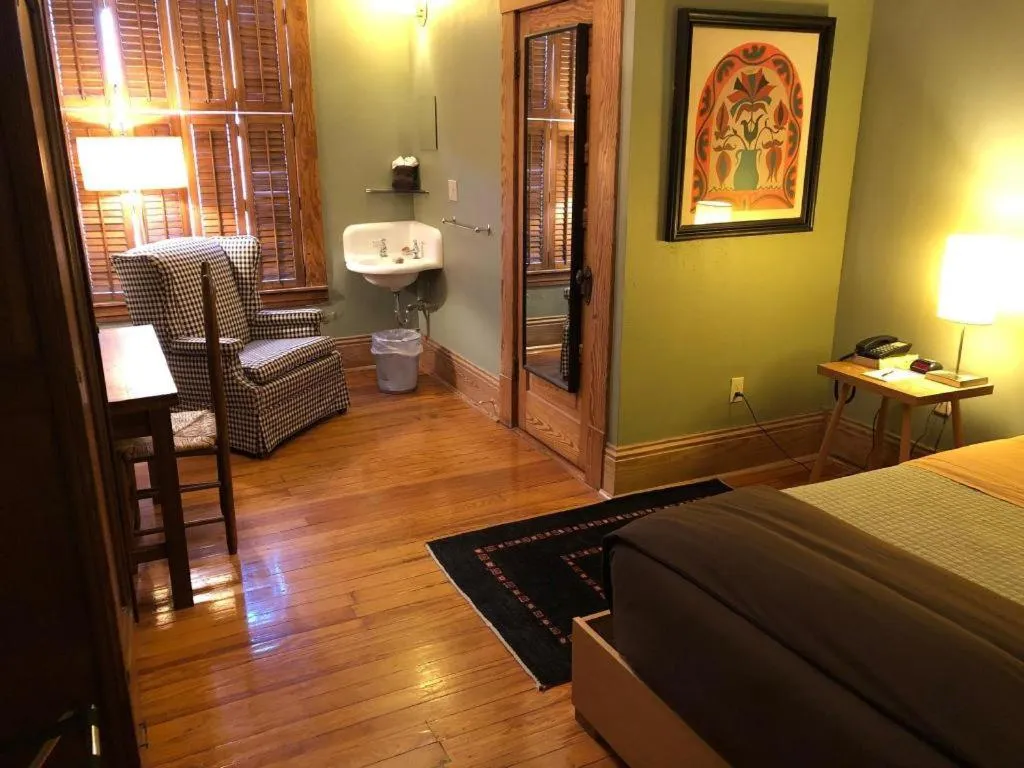 Bed in Hotel Frederick