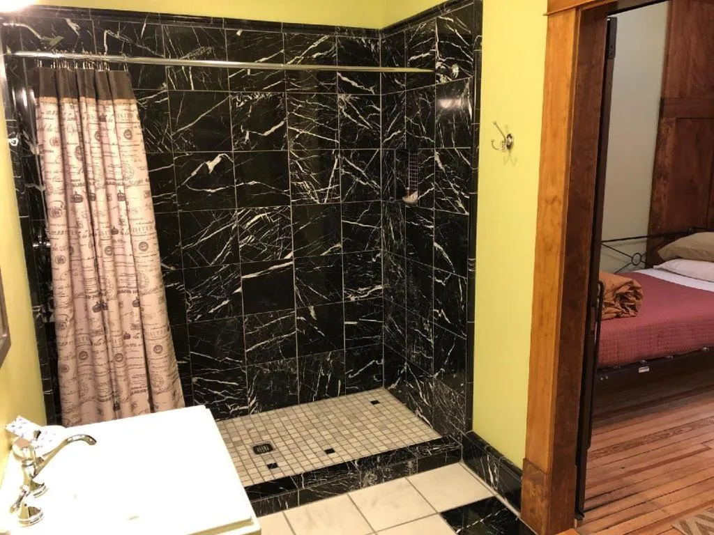 Bed in Hotel Frederick