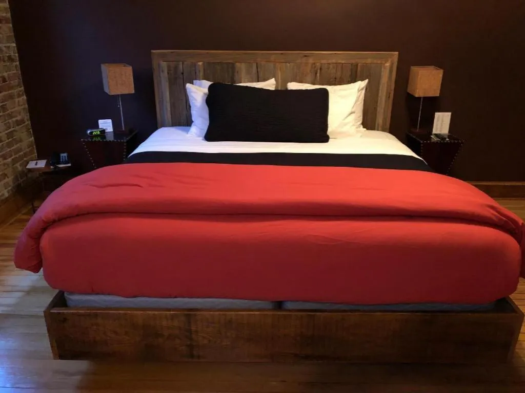 Bed in Hotel Frederick