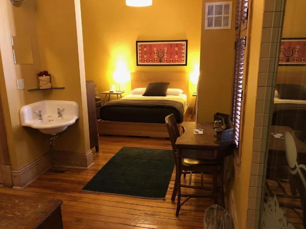 Bed in Hotel Frederick