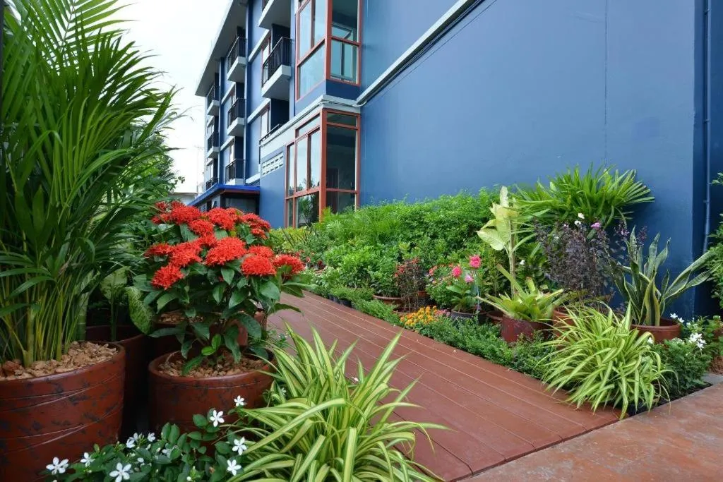 Amphawa Riverfront Hotel