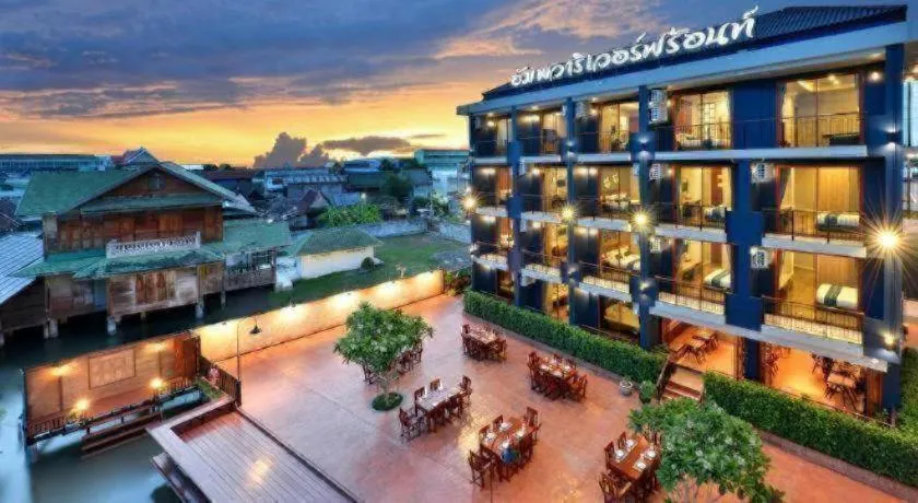 Amphawa Riverfront Hotel