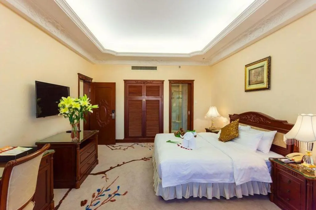 Bed in Quanzhou Hotel