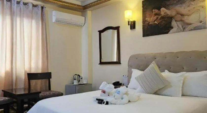 Bed in Clark Imperial Hotel