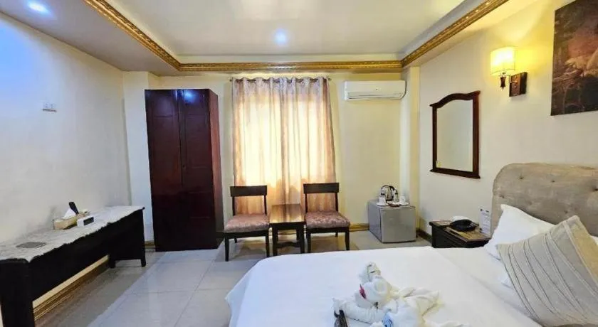Bed in Clark Imperial Hotel