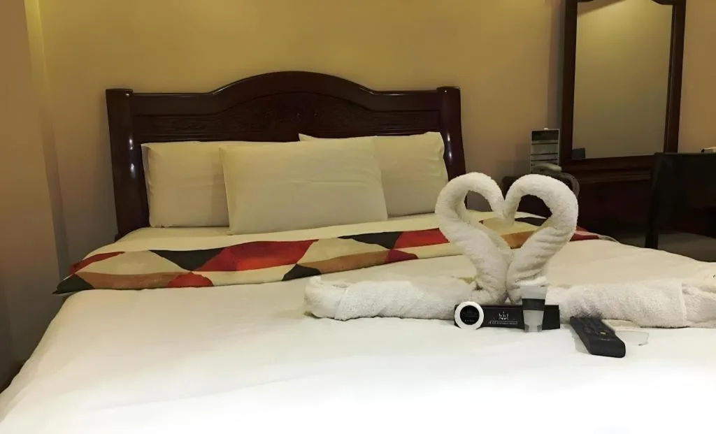 Bed in Clark Imperial Hotel