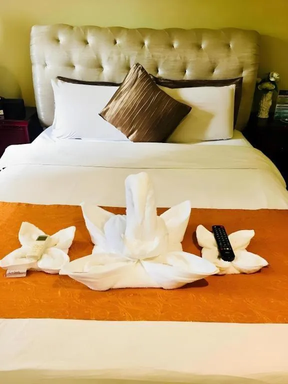 Bed in Clark Imperial Hotel