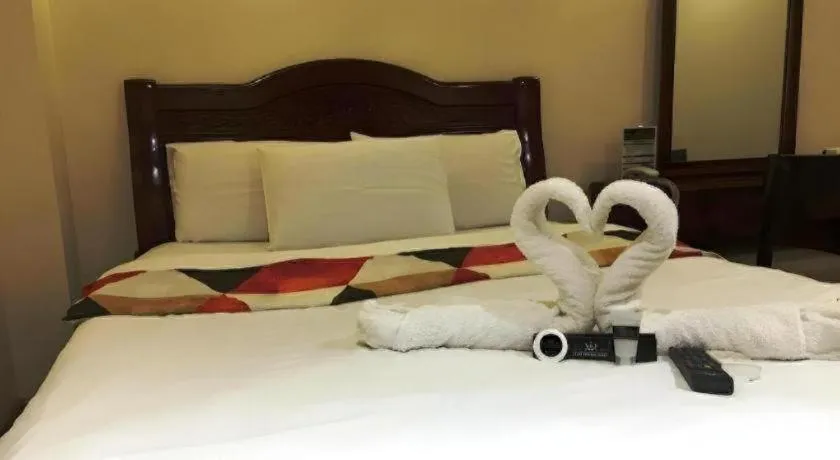 Bed in Clark Imperial Hotel