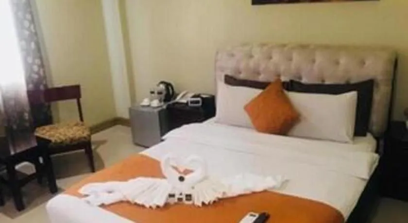 Bed in Clark Imperial Hotel