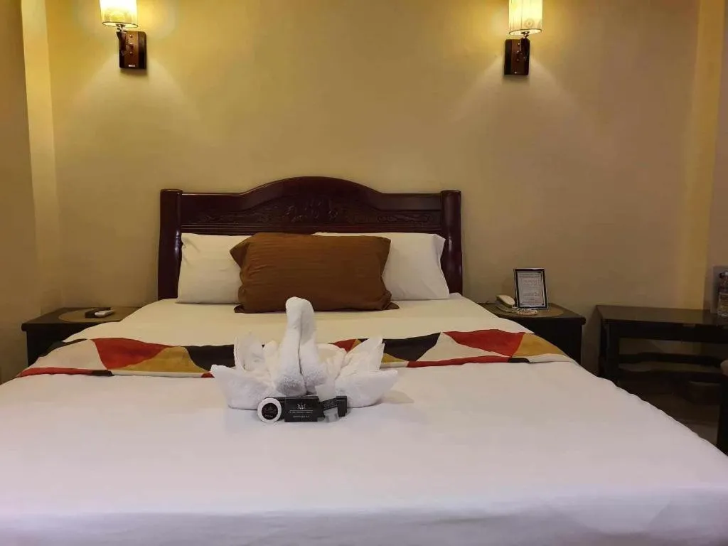 Bed in Clark Imperial Hotel