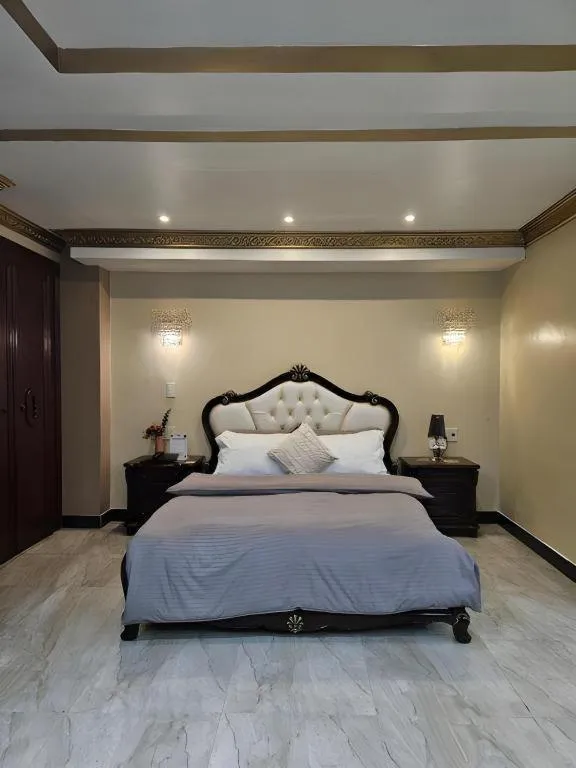 Bed in Clark Imperial Hotel