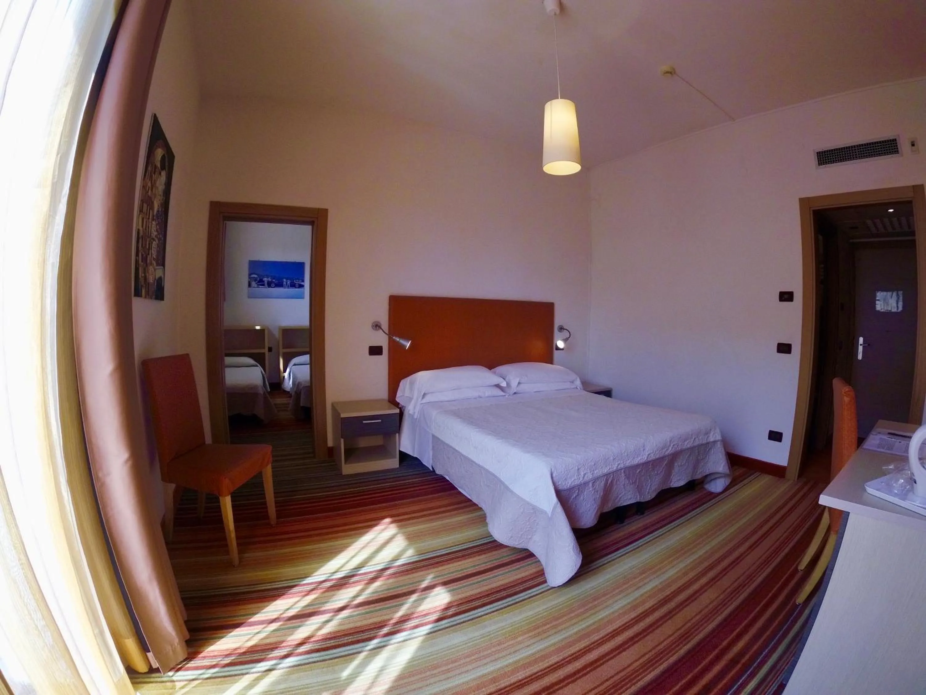 Photo of the whole room in Hotel Suisse