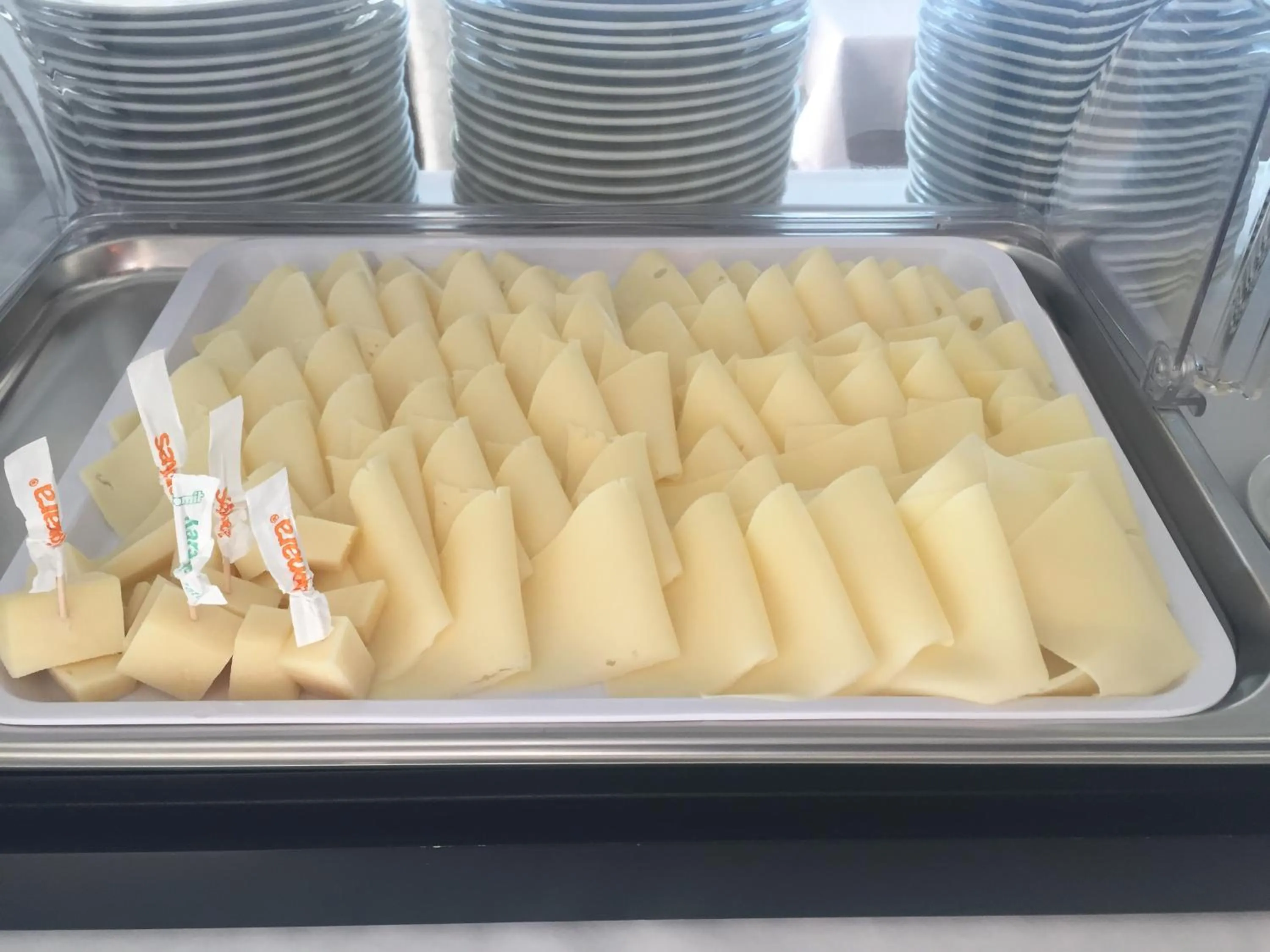 Continental breakfast in Hotel Suisse