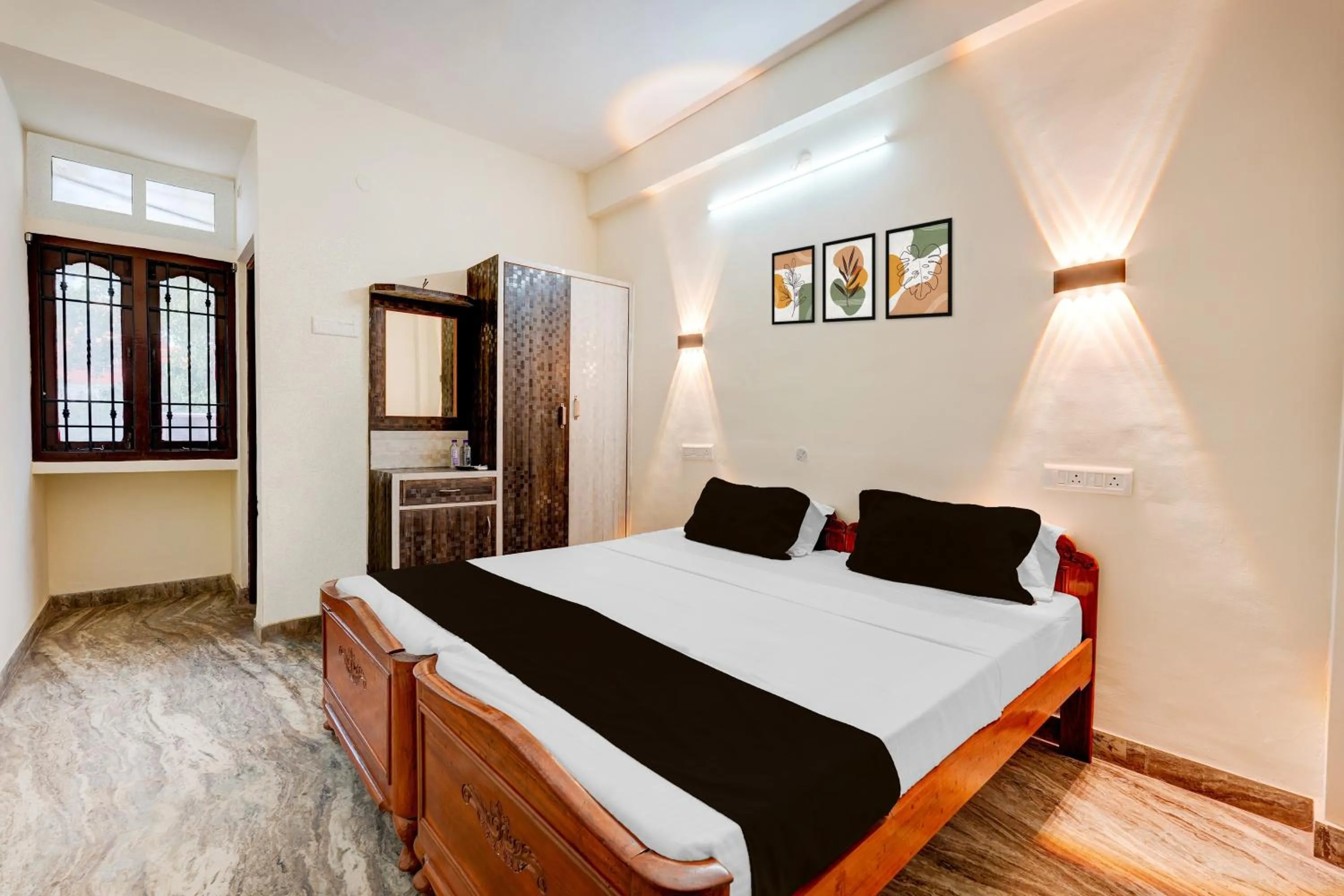 Super Hotel O Chennai Central Railway Station Formerly Annakilly Tower Guest House