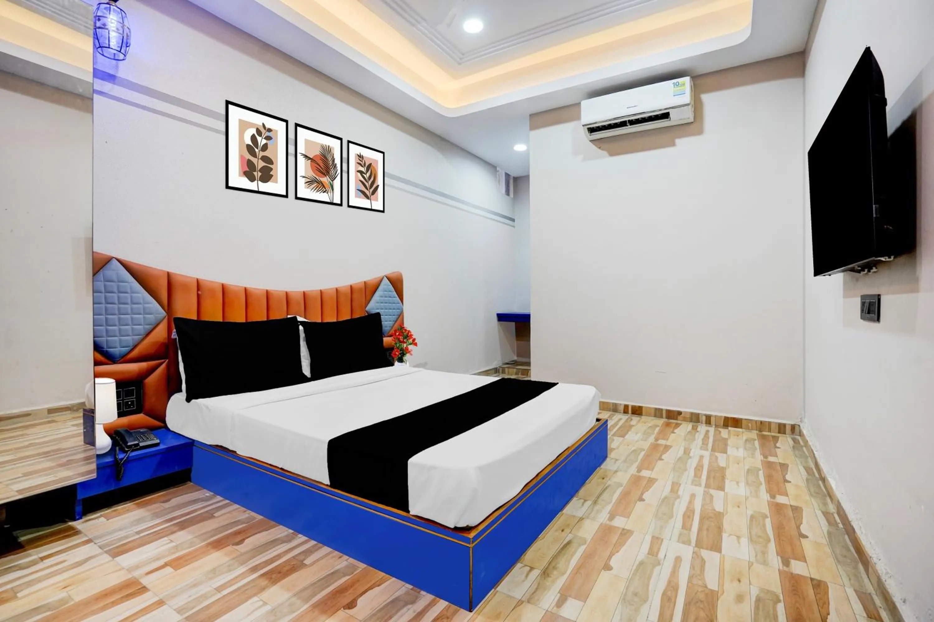 Bedroom, Bed in Super Collection O Kosad Railway Station Formerly Hotel Royal Orbits