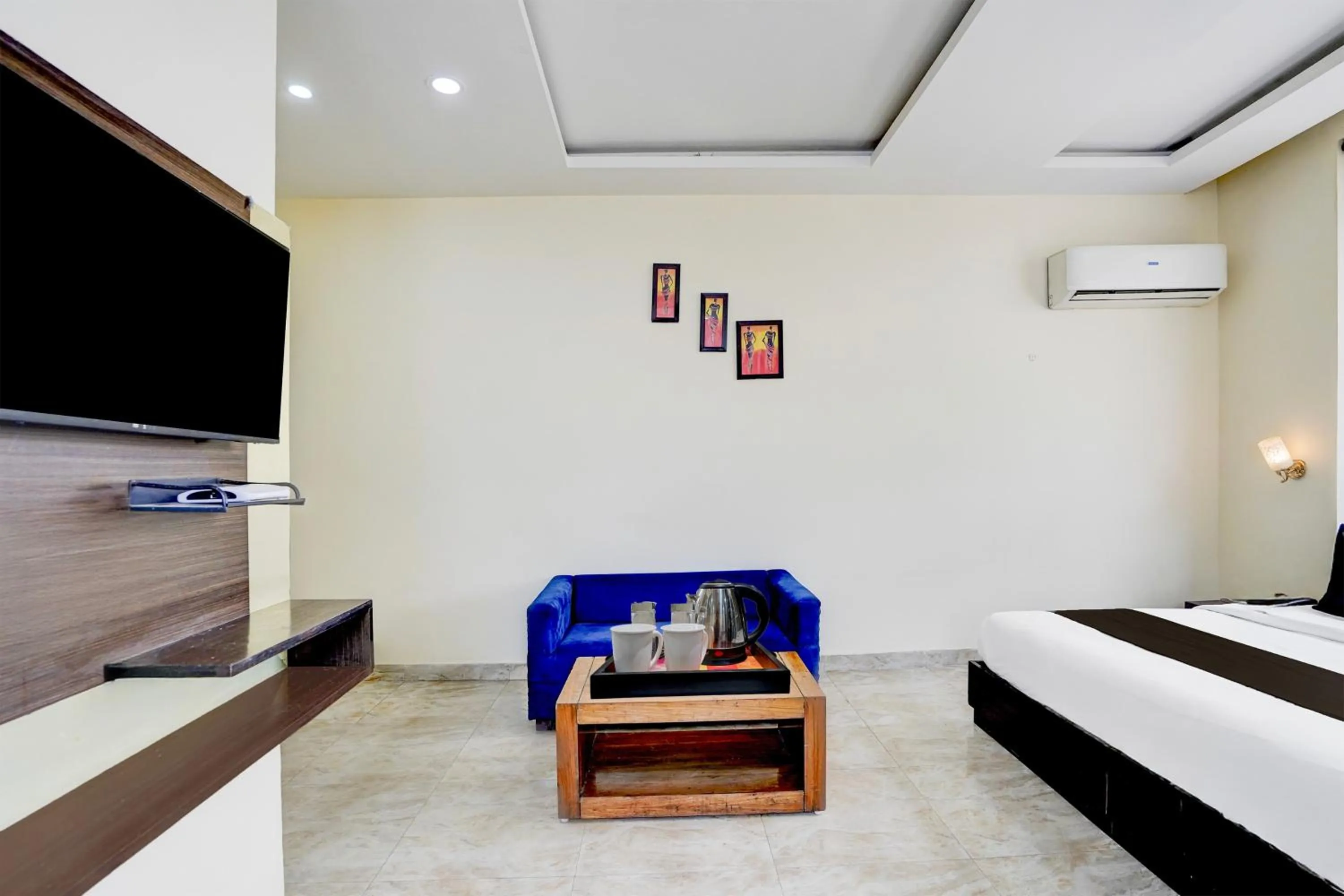 Bedroom, Bed in Super Collection O Railway Station Dehradun Formerly Hotel Narula