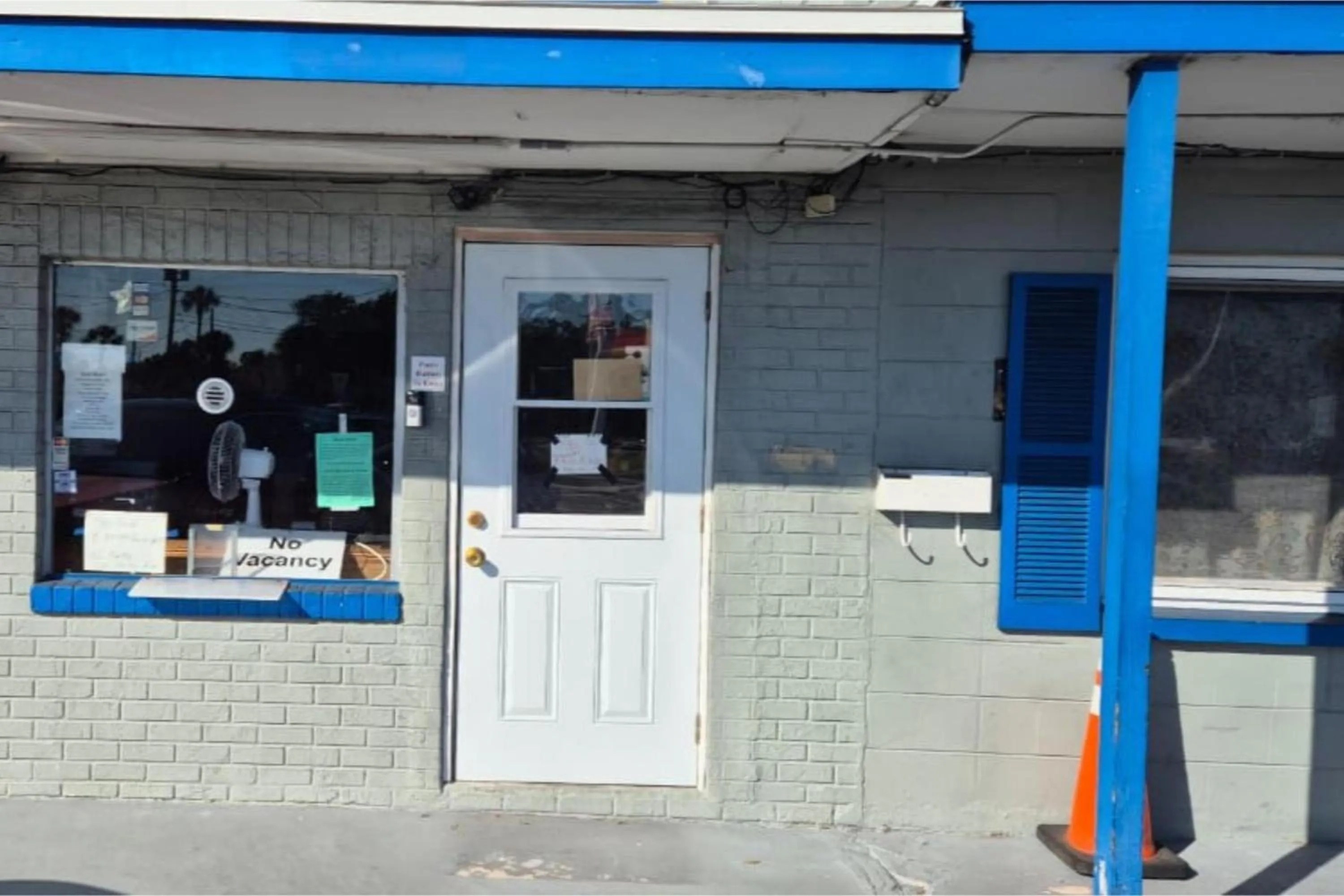 Base Motel By OYO South Tampa