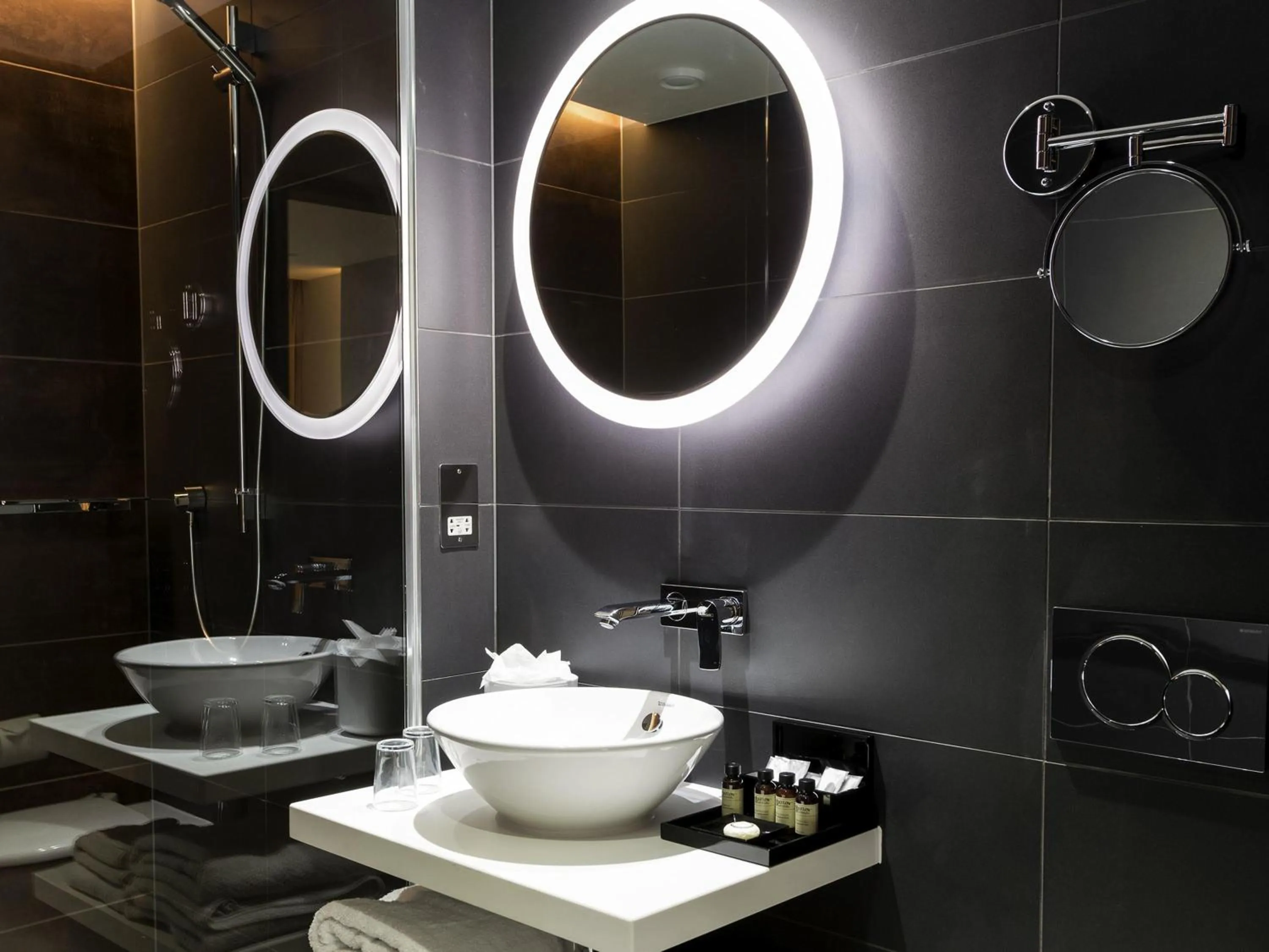 Bedroom in Pullman Liverpool