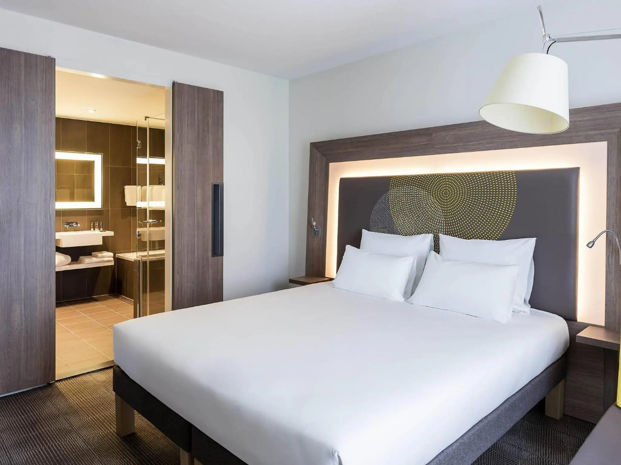 Bedroom, Bed in Novotel Amsterdam Schiphol Airport
