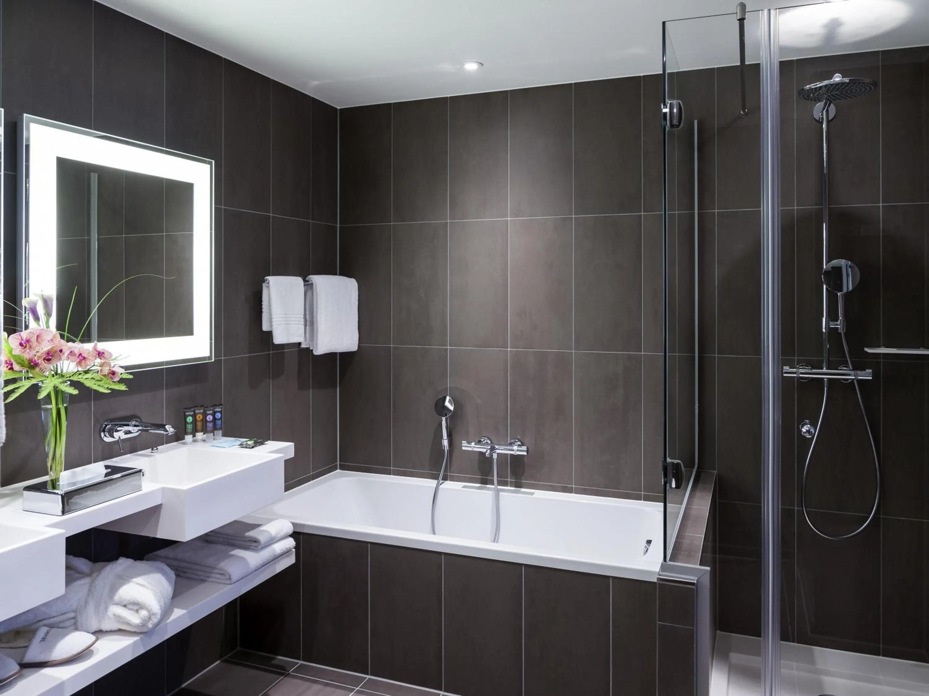 Bedroom in Novotel Amsterdam Schiphol Airport