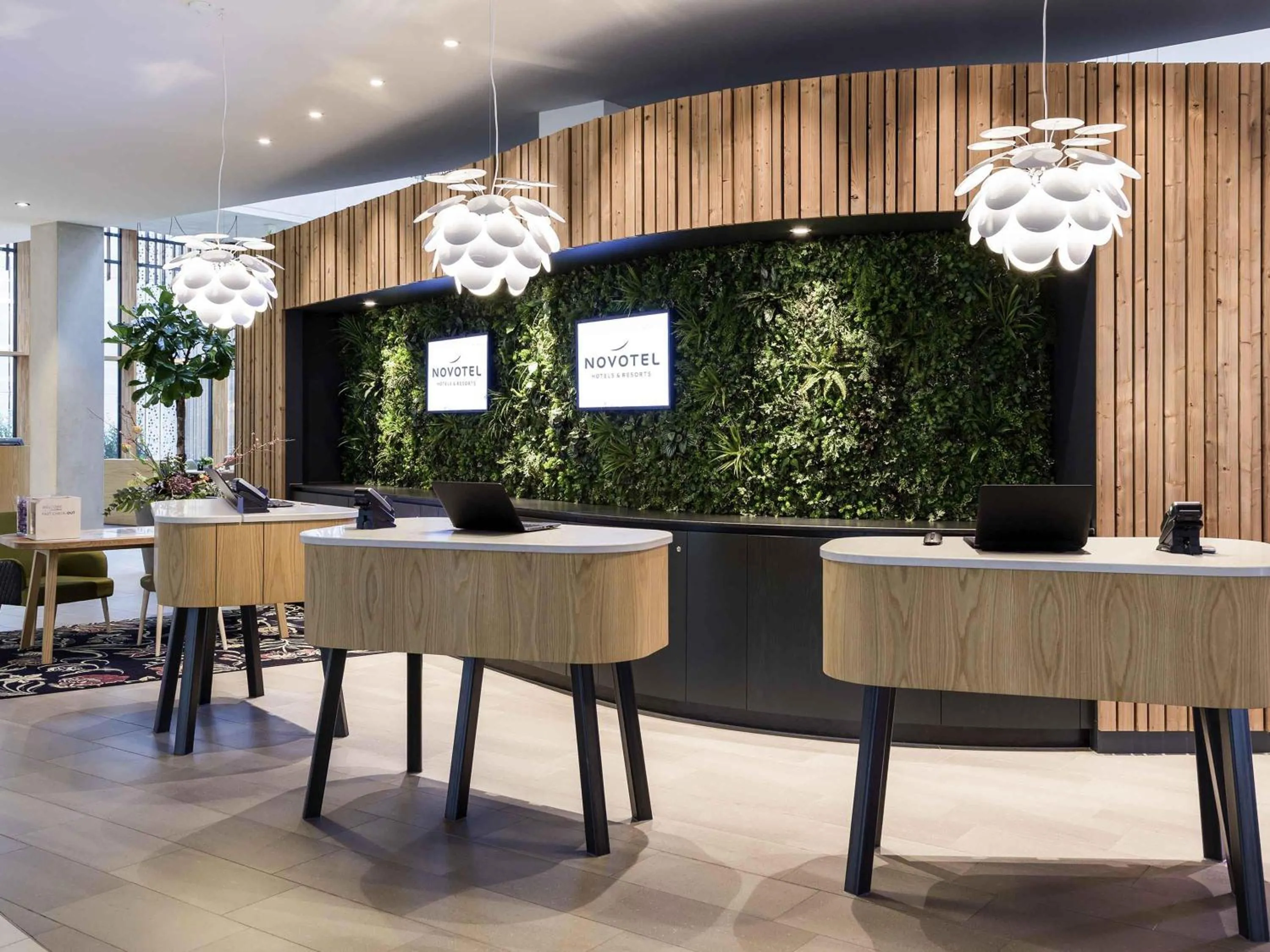 Restaurant/places to eat in Novotel Amsterdam Schiphol Airport