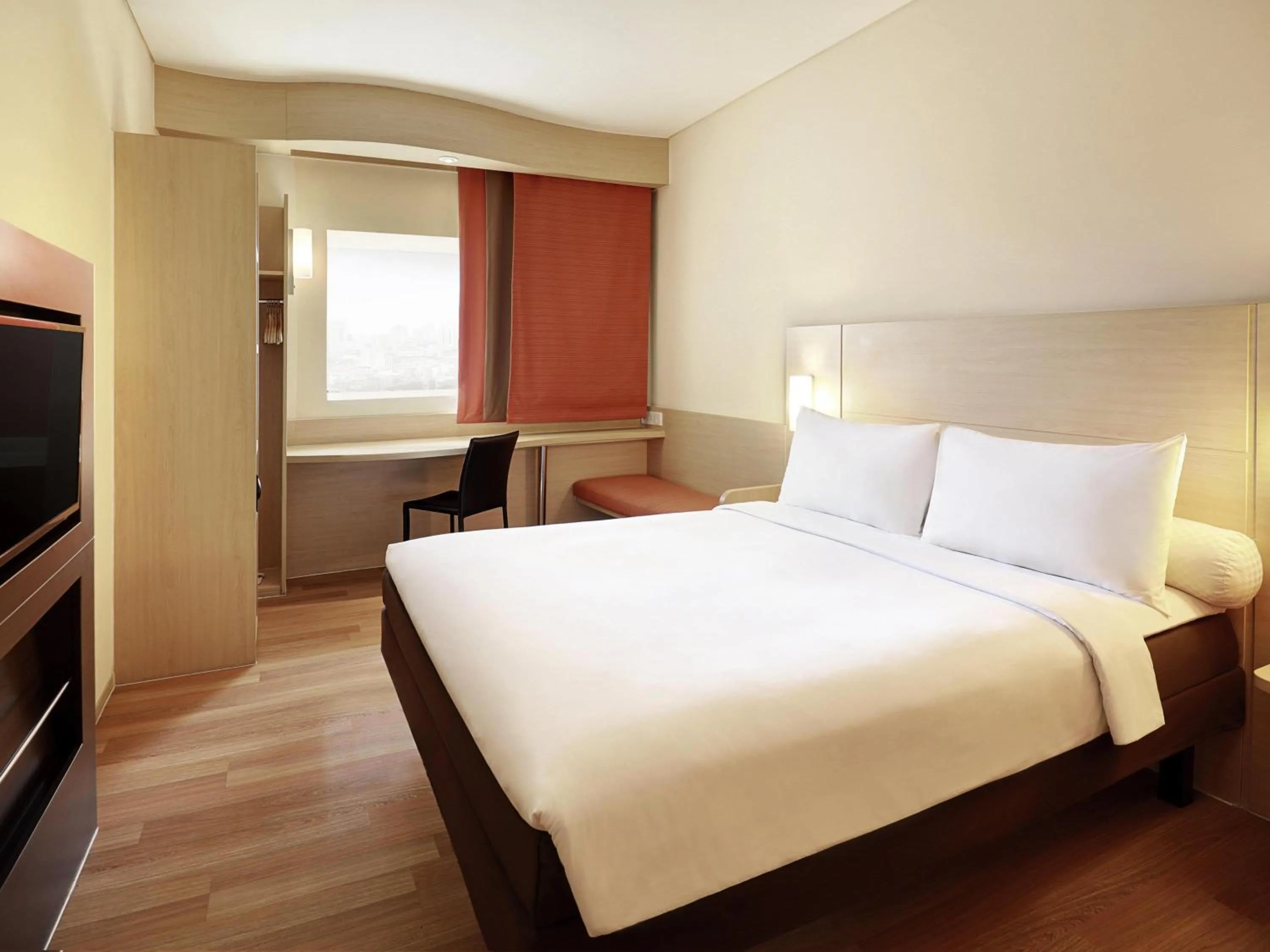 Bedroom, Bed in Ibis Jakarta Harmoni