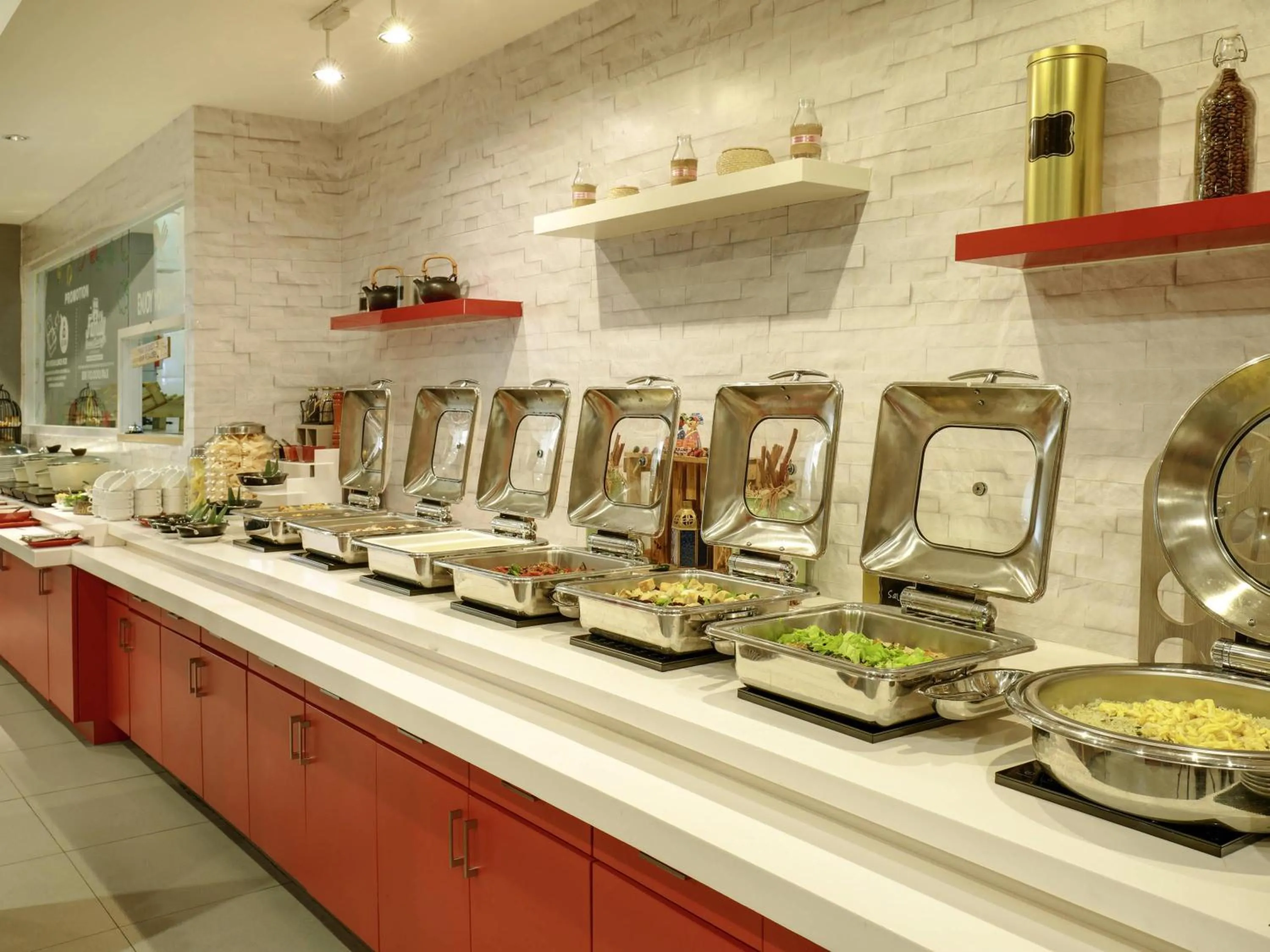 Restaurant/places to eat in Ibis Jakarta Harmoni