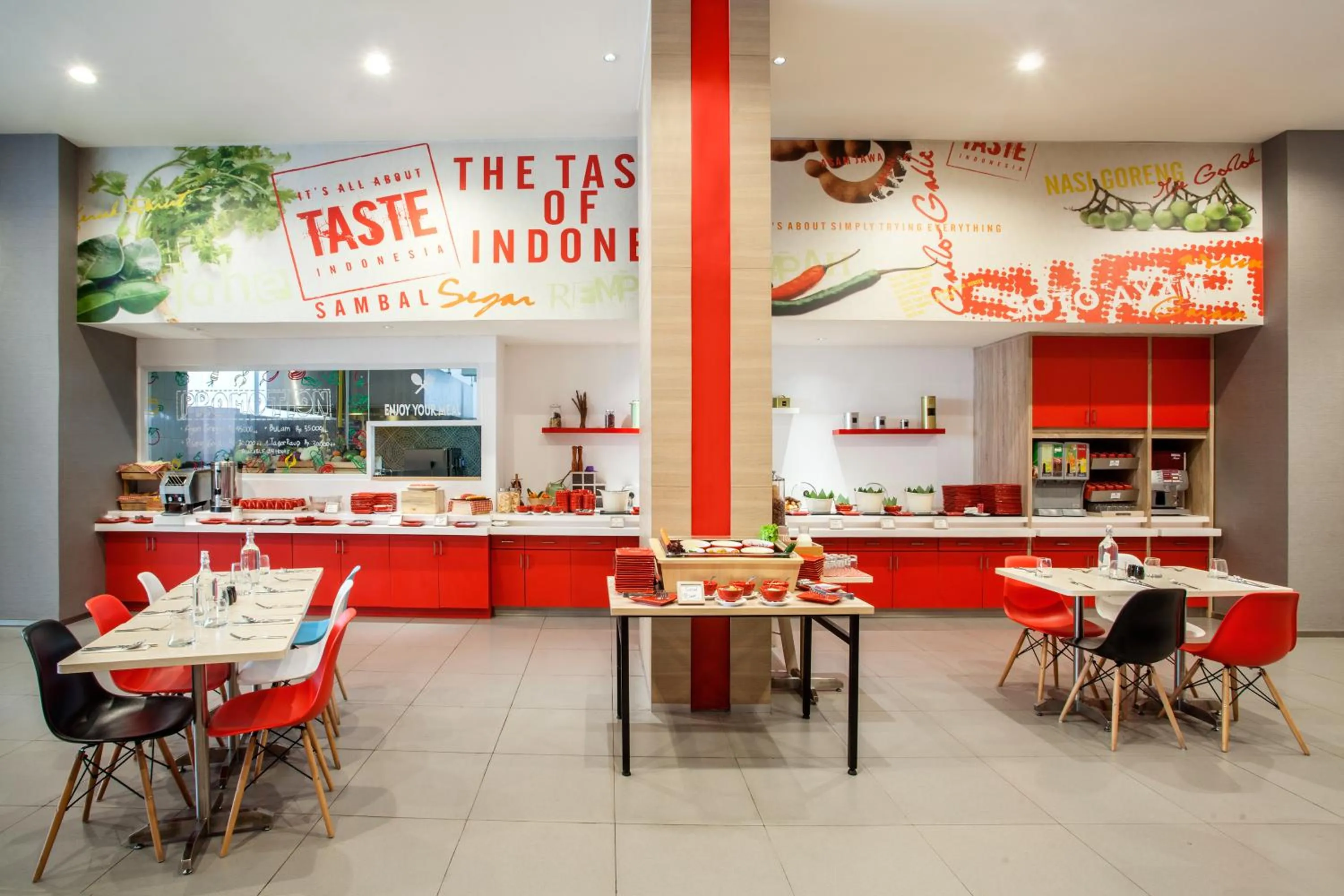 Restaurant/places to eat in Ibis Jakarta Harmoni