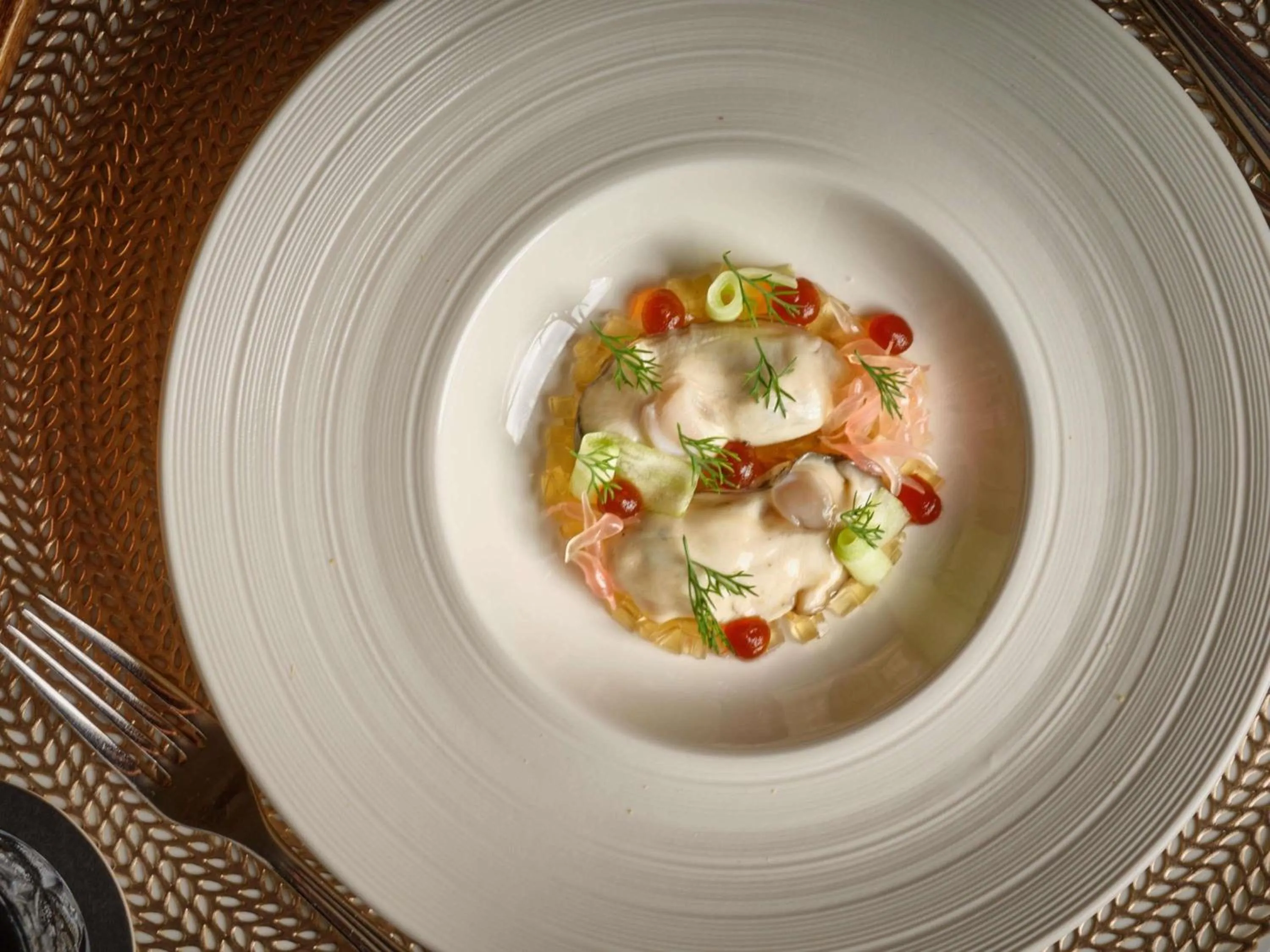 Restaurant/places to eat in Hotel Des Arts Saigon Mgallery Collection