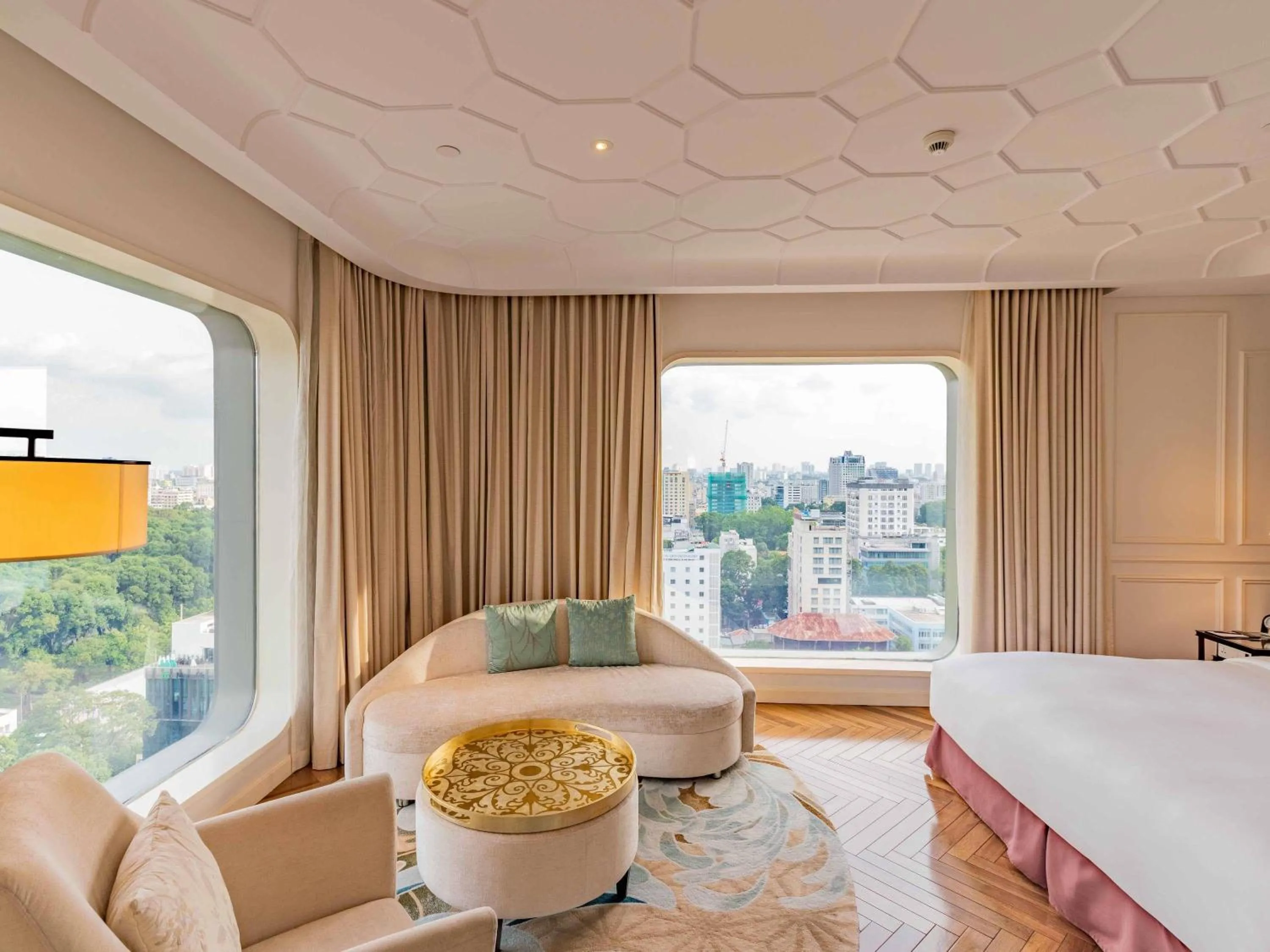 Bedroom, Bed in Hotel Des Arts Saigon Mgallery Collection