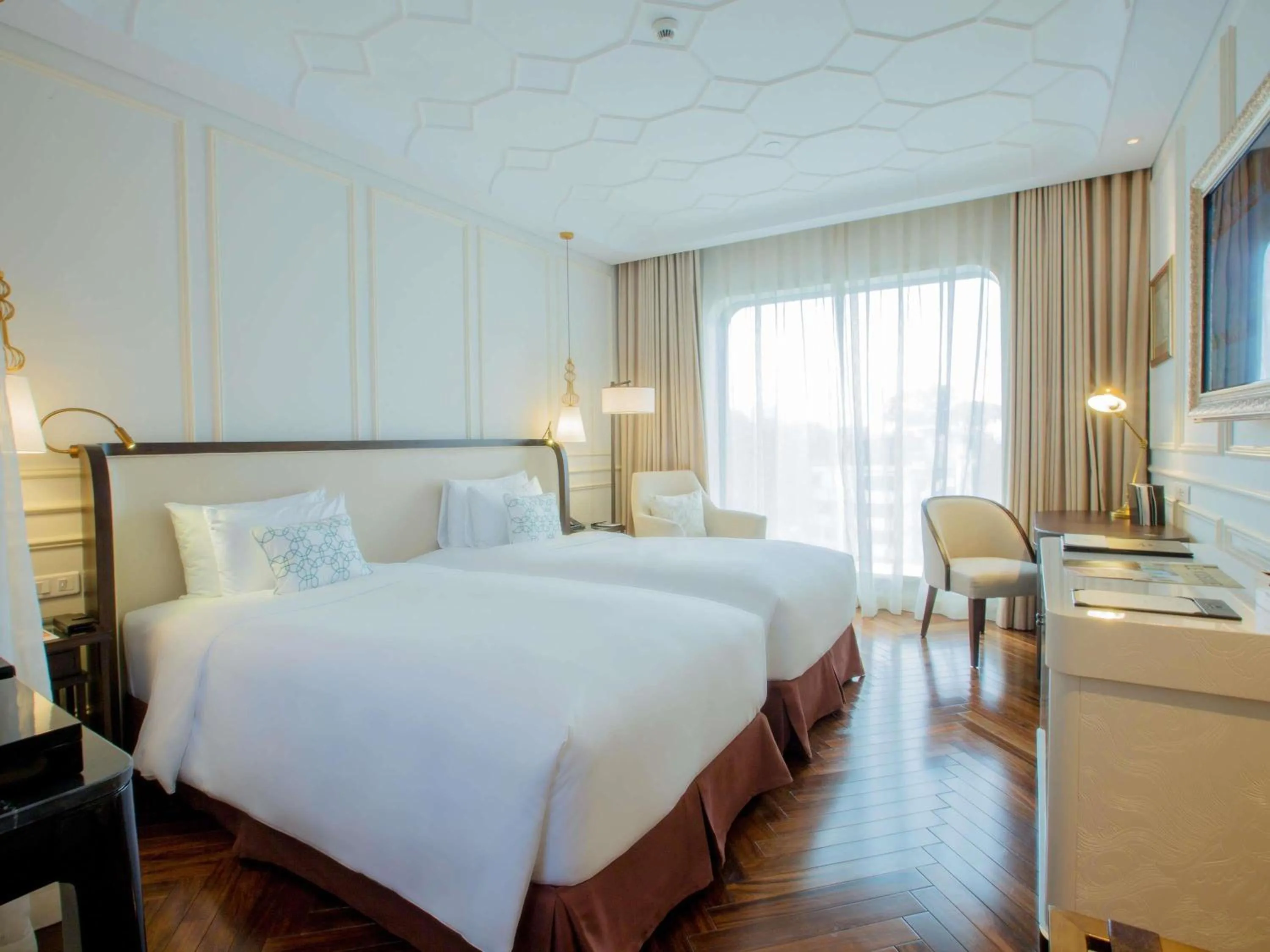 Bedroom, Bed in Hotel Des Arts Saigon Mgallery Collection