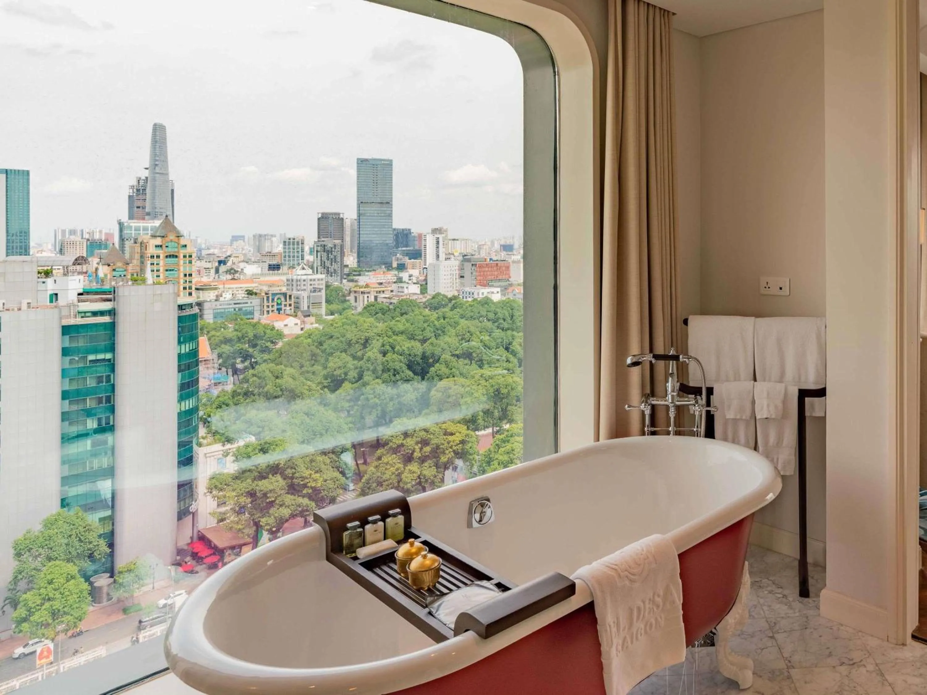 Bedroom in Hotel Des Arts Saigon Mgallery Collection